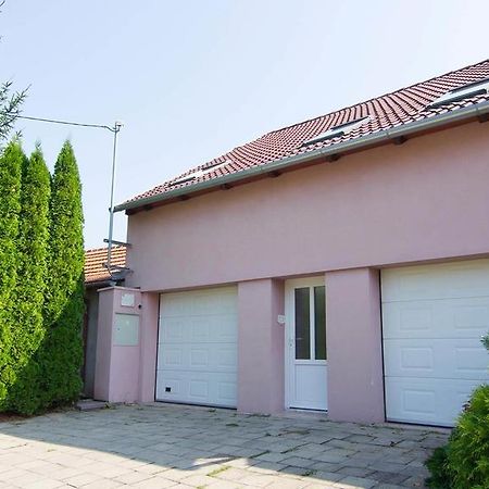 Velké Pavlovice Apartman Cabernet מראה חיצוני תמונה